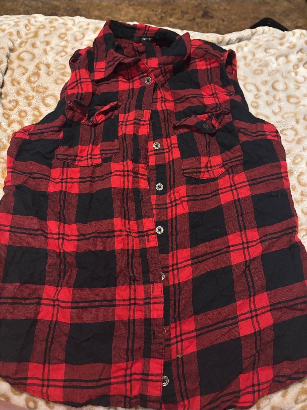 Forever 21 Red & Black Plaid Sleeveless Button-Up Top